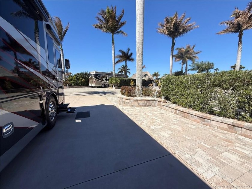 This expansive 2,868 sq. ft. lot offers a desirable layout that - photo 4