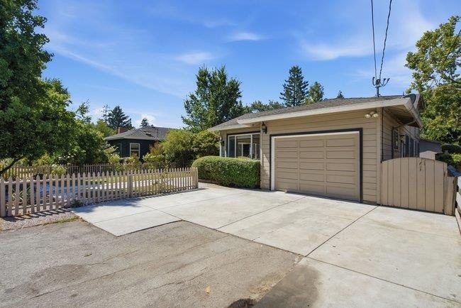 Rare opportunity on the coveted Redwood City/Atherton border! - photo 3