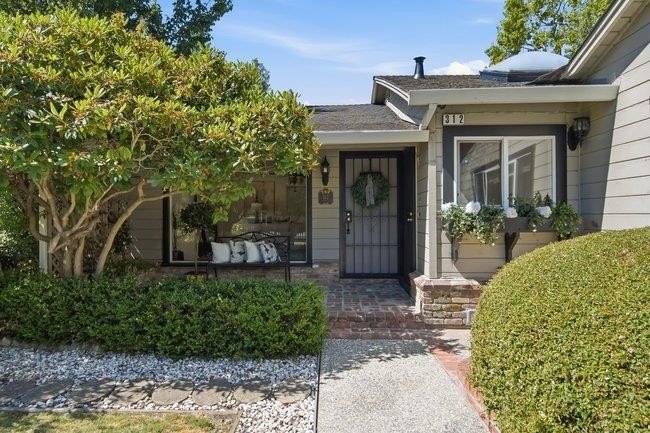 Rare opportunity on the coveted Redwood City/Atherton border! - photo 5
