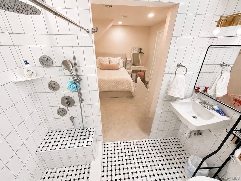 Welcome to a truly exceptional luxury residence, where refined - photo 29