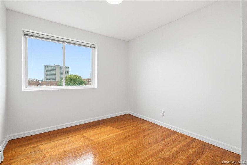 Duplex Penthouse Condo with Outdoor Space and Deeded Parking in - photo 33