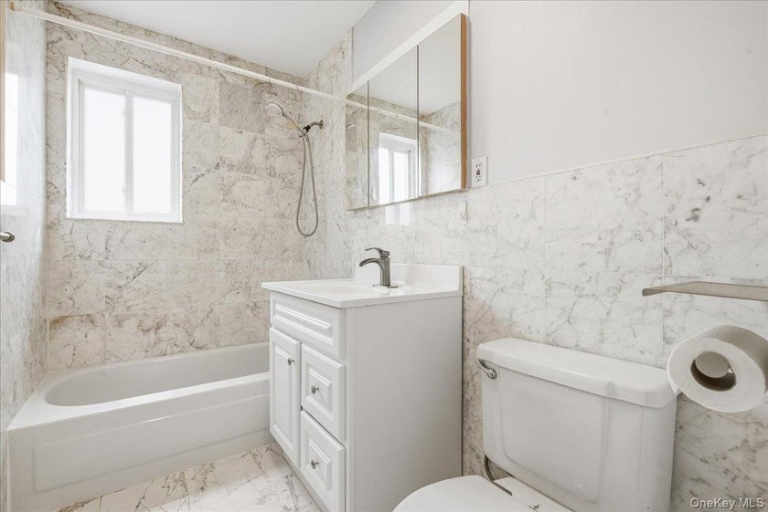 Duplex Penthouse Condo with Outdoor Space and Deeded Parking in - photo 36