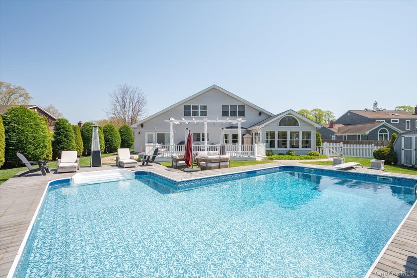 Welcome to a truly exceptional luxury residence, where refined - photo 37