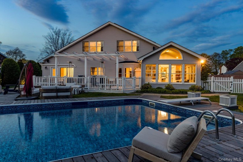 Welcome to a truly exceptional luxury residence, where refined - photo 43