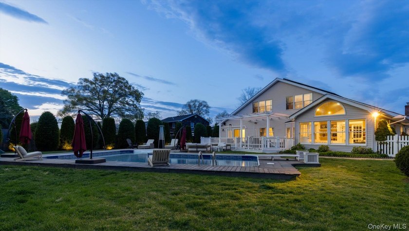 Welcome to a truly exceptional luxury residence, where refined - photo 44