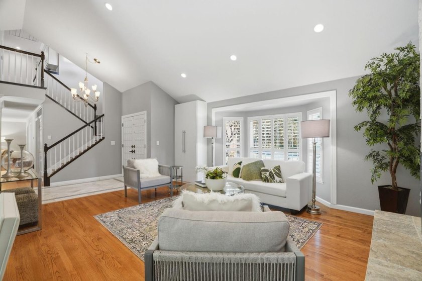 PRIZED CORNER LOT WITH STUNNING REMODEL IN SERENE ALMADEN | - photo 4
