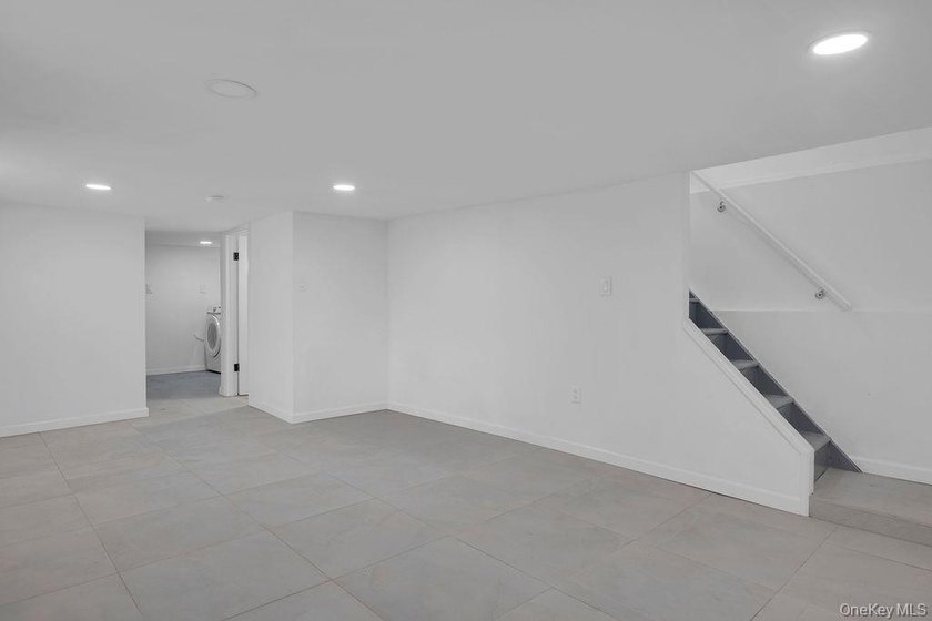 Charming Starter Home - Fully Renovated &amp; Move-In Ready This - photo 13