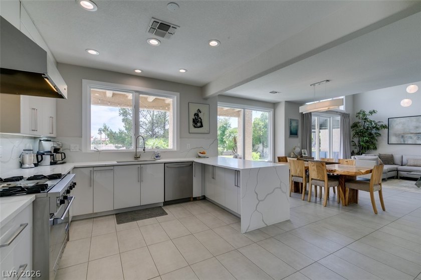 STUNNING RECENTLY RENOVATED CONTEMPORARY HOME ON AN OVERSIZED - photo 14
