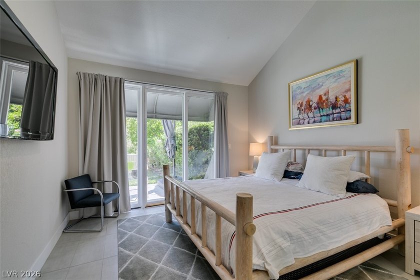 STUNNING RECENTLY RENOVATED CONTEMPORARY HOME ON AN OVERSIZED - photo 20