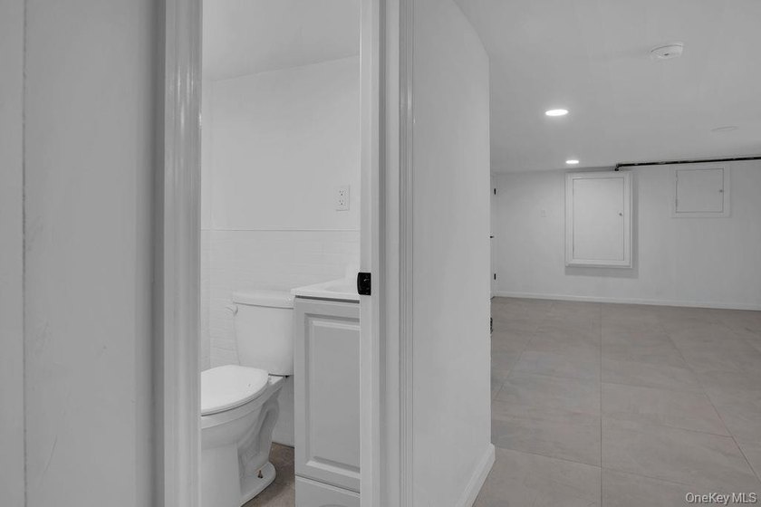 Charming Starter Home - Fully Renovated &amp; Move-In Ready This - photo 20