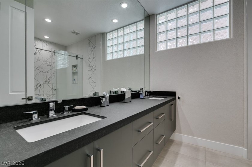 STUNNING RECENTLY RENOVATED CONTEMPORARY HOME ON AN OVERSIZED - photo 21