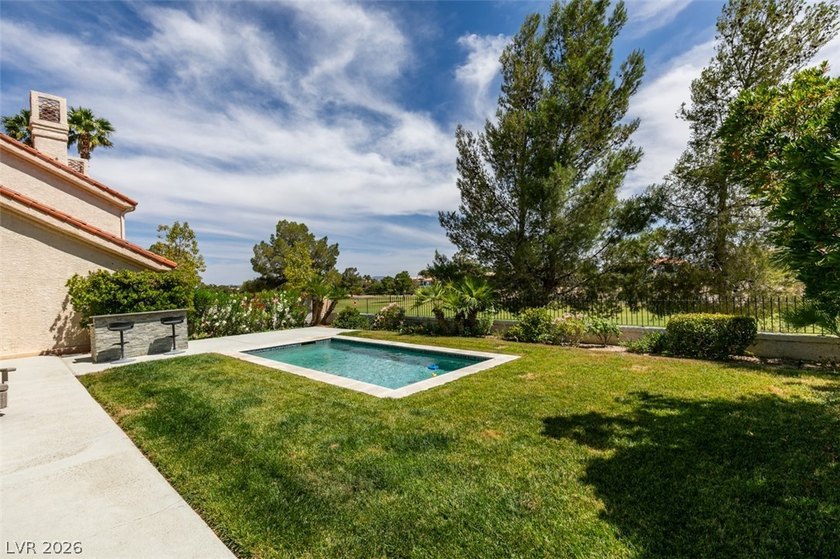 STUNNING RECENTLY RENOVATED CONTEMPORARY HOME ON AN OVERSIZED - photo 33