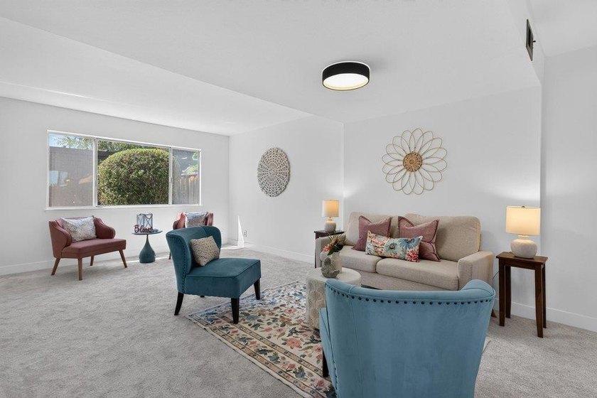 Welcome to this charming, low-maintenance 2-bedroom, 1 - photo 10