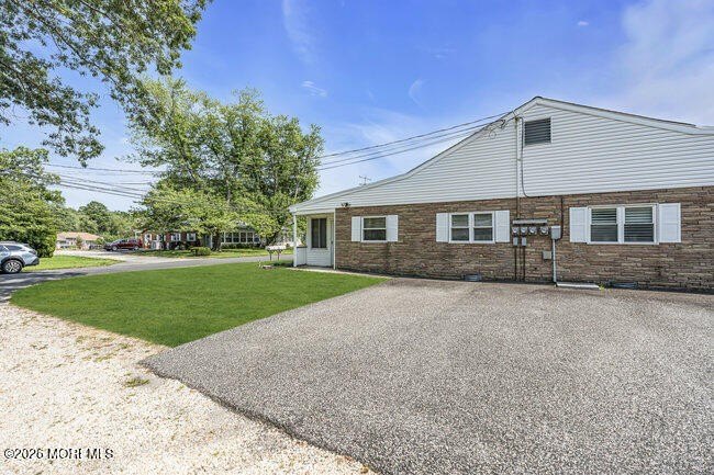 Enjoy relaxed, maintenance-free living at Cedar Glen Homes, a - photo 15