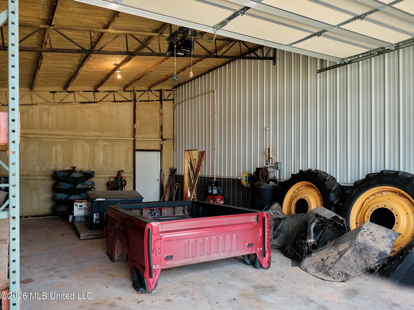 If you've been looking for a turnkey hunting, farming, or - photo 31