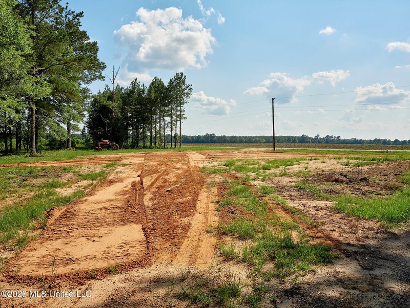 If you've been looking for a turnkey hunting, farming, or - photo 48