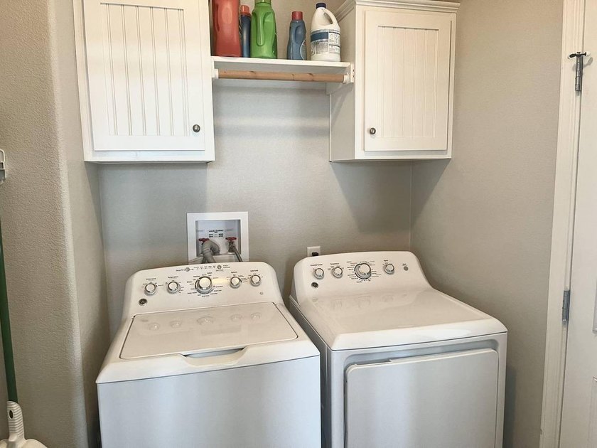 This home was built in 2017, 1422 sq ft and in pristine - photo 2