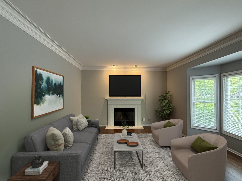 This Colonial style residence presents four bedrooms and two and - photo 7