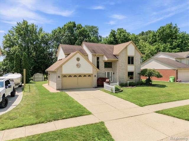 Welcome to 28108 Ruby Ct! Nestled on a quiet Cul de Sac, this - photo 3