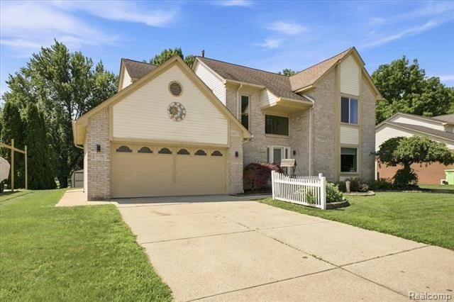 Welcome to 28108 Ruby Ct! Nestled on a quiet Cul de Sac, this - photo 5
