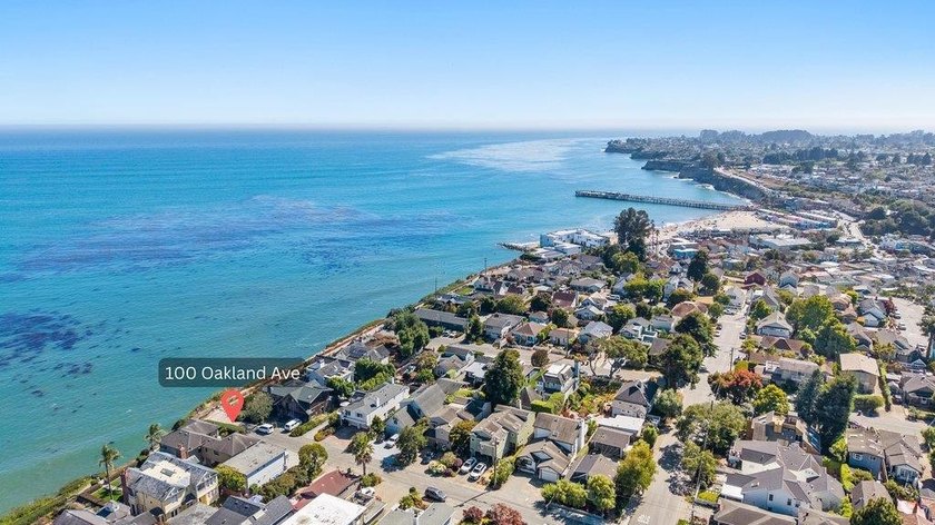 At the end of a quiet street in Capitola's coveted Depot Hill - photo 2