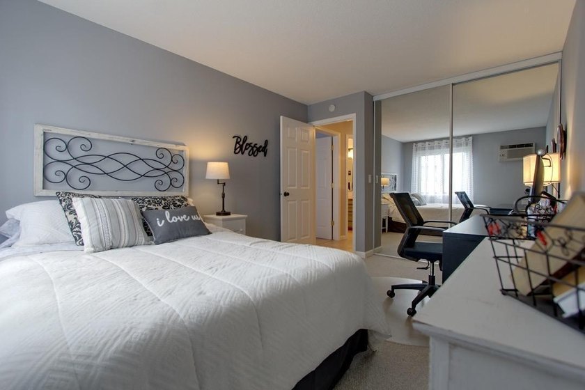 Beautifully updated unit throughout, including Kitchen with - photo 11