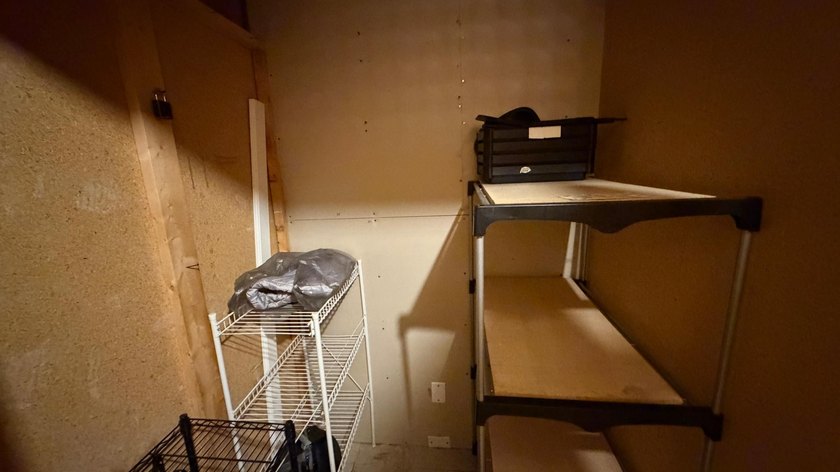 Beautifully updated unit throughout, including Kitchen with - photo 21