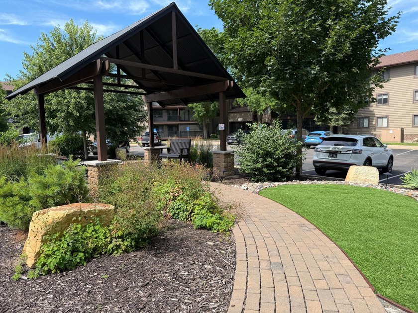 Beautifully updated unit throughout, including Kitchen with - photo 22
