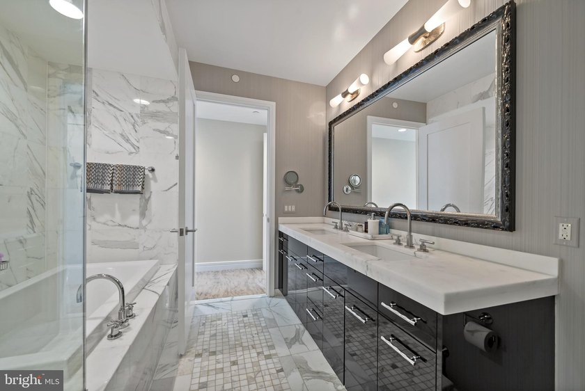 PARKING IS INCLUDED! PARKING VALUED OVER $100,000. FULLY - photo 25