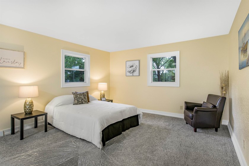 Nestled on a beautiful 1.1-acre lot in a peaceful country - photo 28