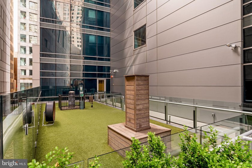 PARKING IS INCLUDED! PARKING VALUED OVER $100,000. FULLY - photo 39