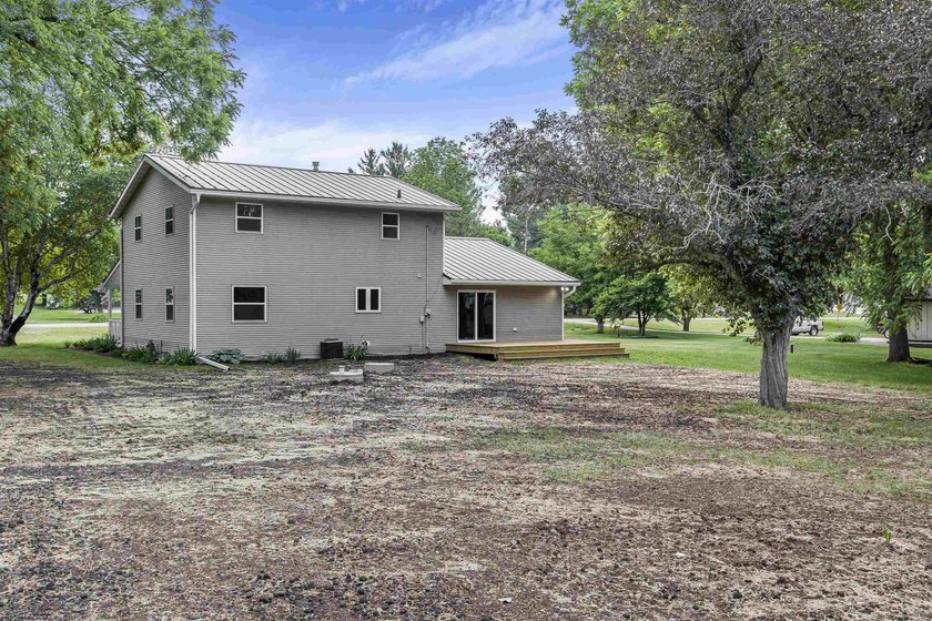 Nestled on a beautiful 1.1-acre lot in a peaceful country - photo 45