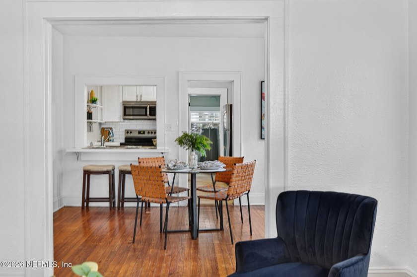 Fall in love with this charming Murray Hill bungalow - photo 10
