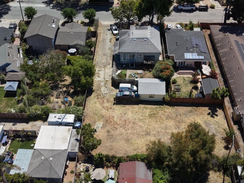 This is that rare, in-town opportunity to build in Midtown Santa - photo 2