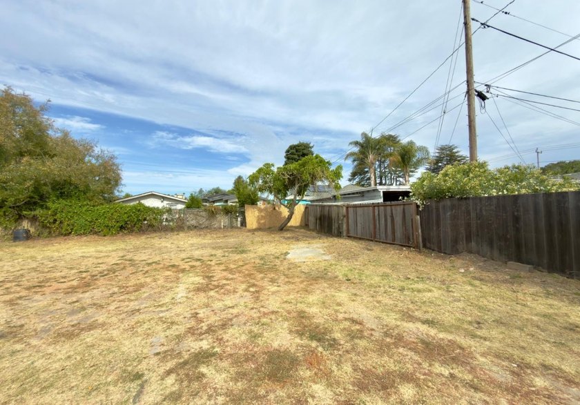 This is that rare, in-town opportunity to build in Midtown Santa - photo 5
