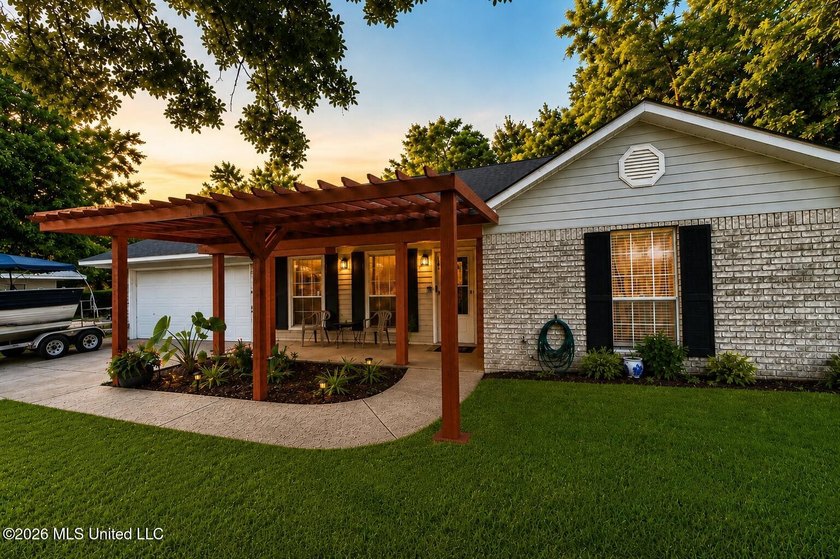4 Bedrooms | 2 Full Bathrooms | 1,896 Sq. Ft. (per Prior - photo 2