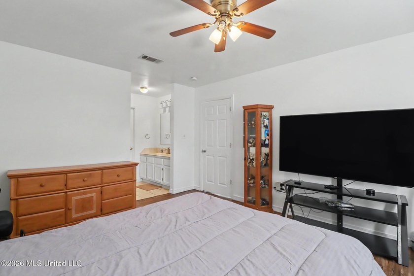 Pristine and move-in ready in the heart of Long Beach! Pride of - photo 9