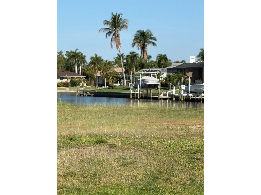 Beautiful waterfront lot in a prime location to build your dream - photo 12