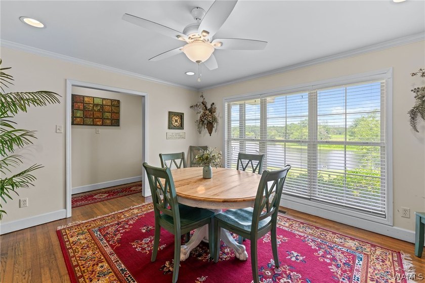 Enjoy the ultimate lakefront lifestyle, fully furnished and - photo 14