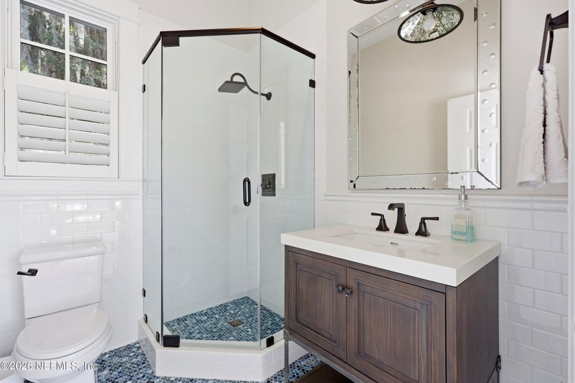 Beautifully renovated 2-story home near San Marco &amp; just a short - photo 17