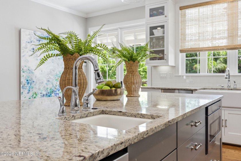 Beautifully renovated 2-story home near San Marco &amp; just a short - photo 21