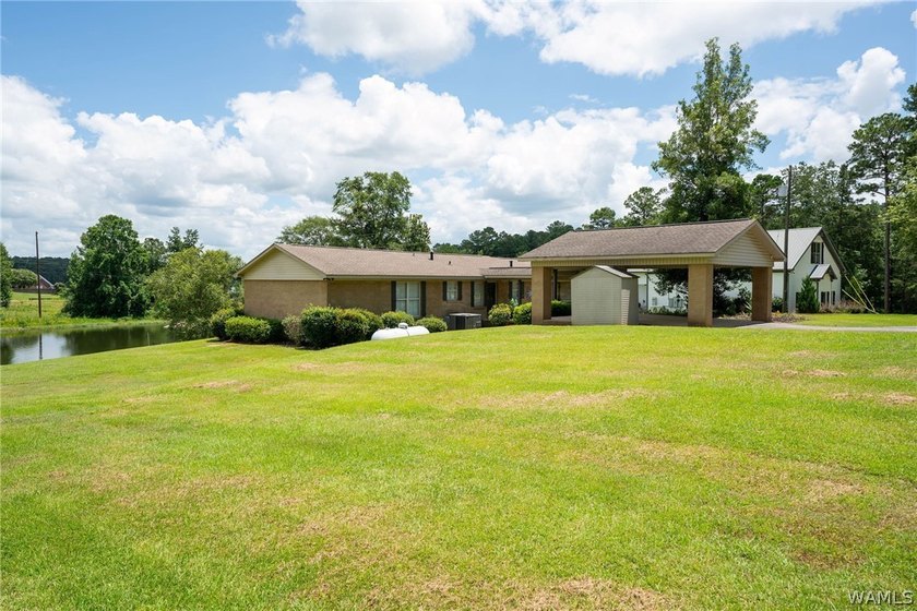 Enjoy the ultimate lakefront lifestyle, fully furnished and - photo 43