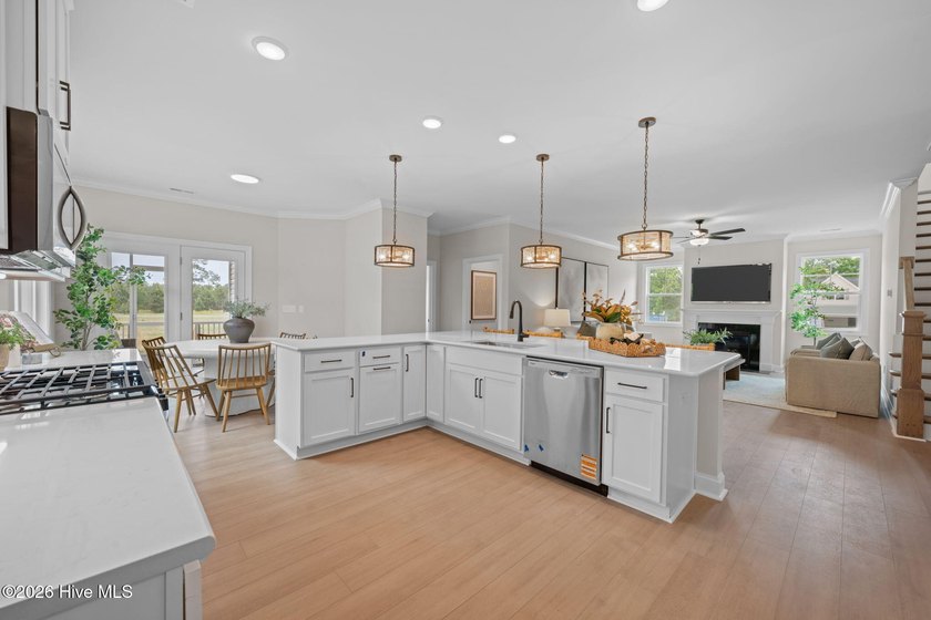 *** Up to $10K in closing costs with preferred lender, attorney - photo 3