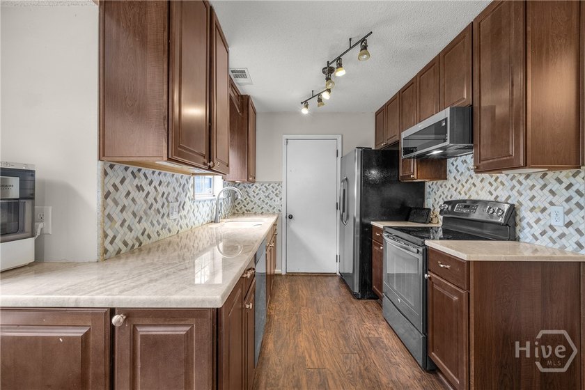 Welcome to 155 Finn Circle, Savannah, GA 31419, the opportunity - photo 9