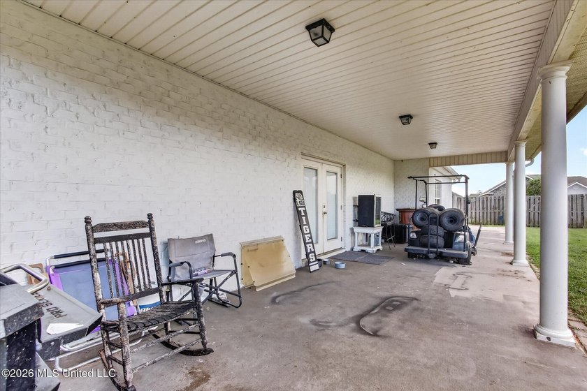 Welcome home!! This spacious 3bed 2 bath split plan in St Martin - photo 31