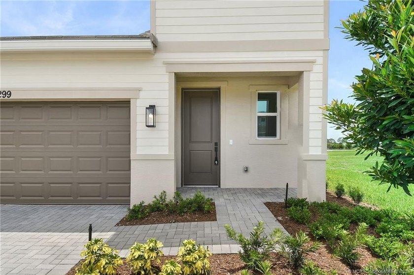 This 5 bedroom 3.5 bathroom home on an oversized lot is move-in - photo 2