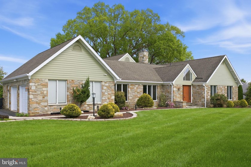 Situated in the highly sought-after Todd Lakes community, 1305 - photo 3