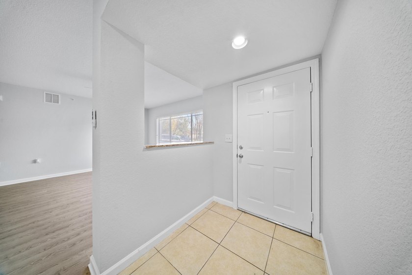 A spacious first floor 3 bedroom 2 bath condo located in a - photo 5