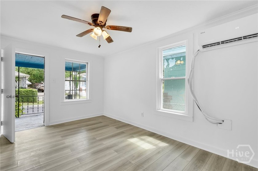 627 W 48th St - photo 5