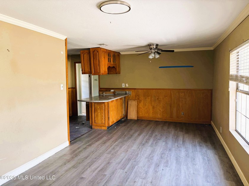 INVESTORS SPECIAL!!! This home is ready for a transformation - photo 3